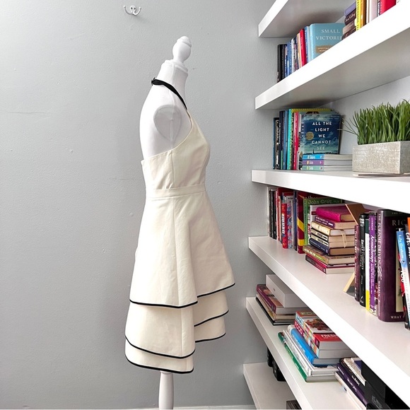 Halston Heritage Structured White Halter Skater Style Dress size 4 - Picture 7 of 14